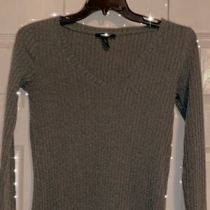 Dark army green women’s long sleeve shirt ??